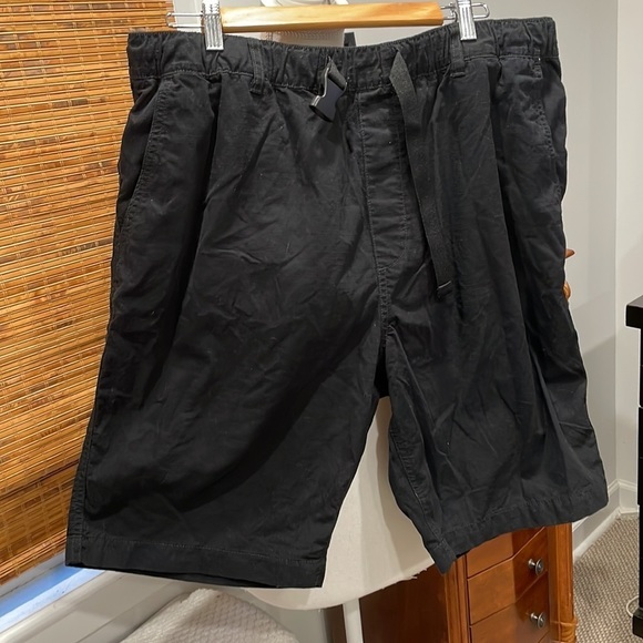 OLD NAVY BLACK SHORTS - Picture 1 of 6